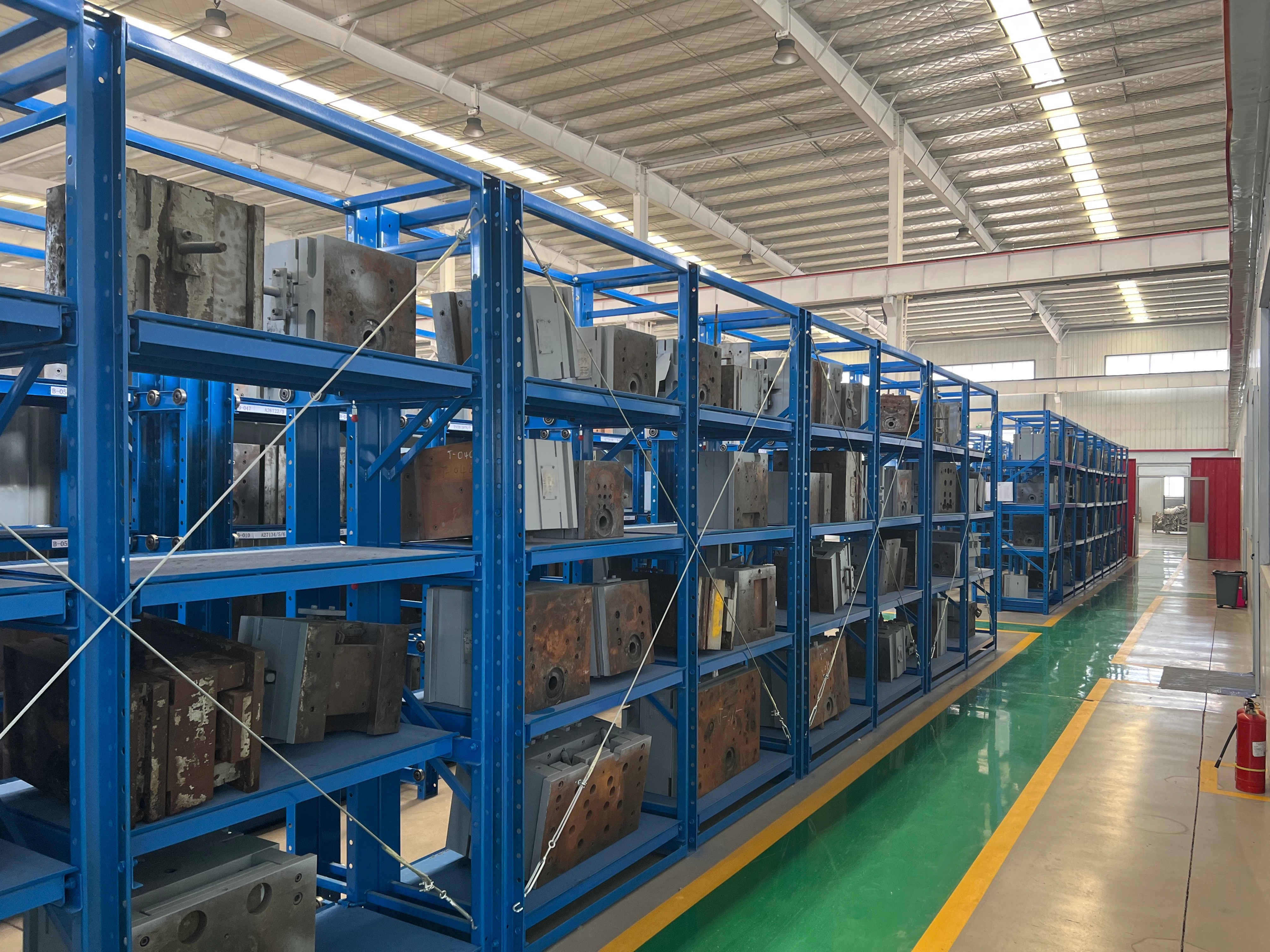 The structure and working process of die-casting molds